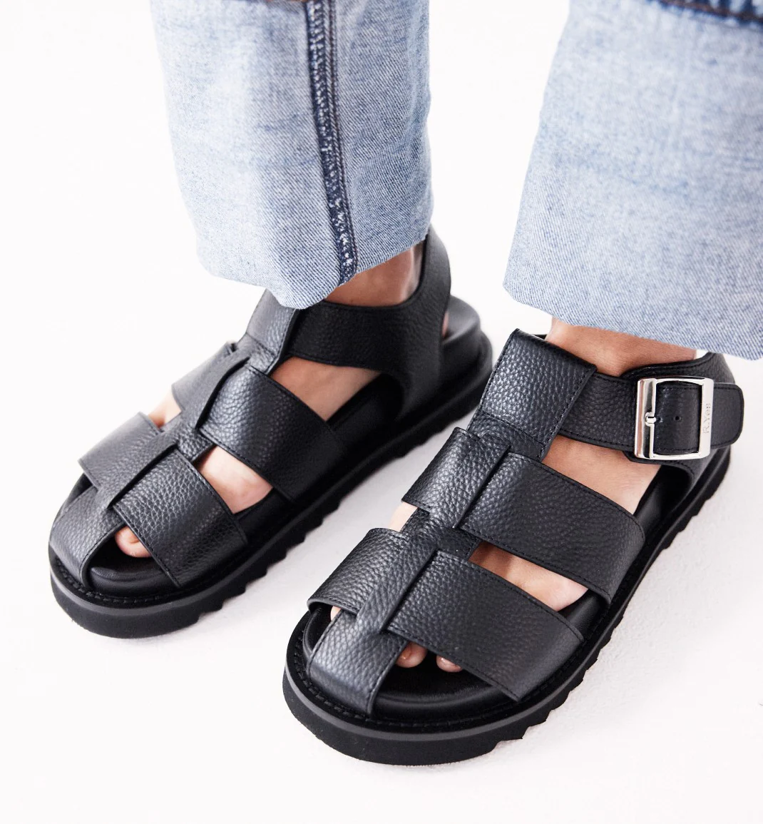 Arkestra 2.0 Fisherman Sandal Tumbled Leather | Black - Image 3