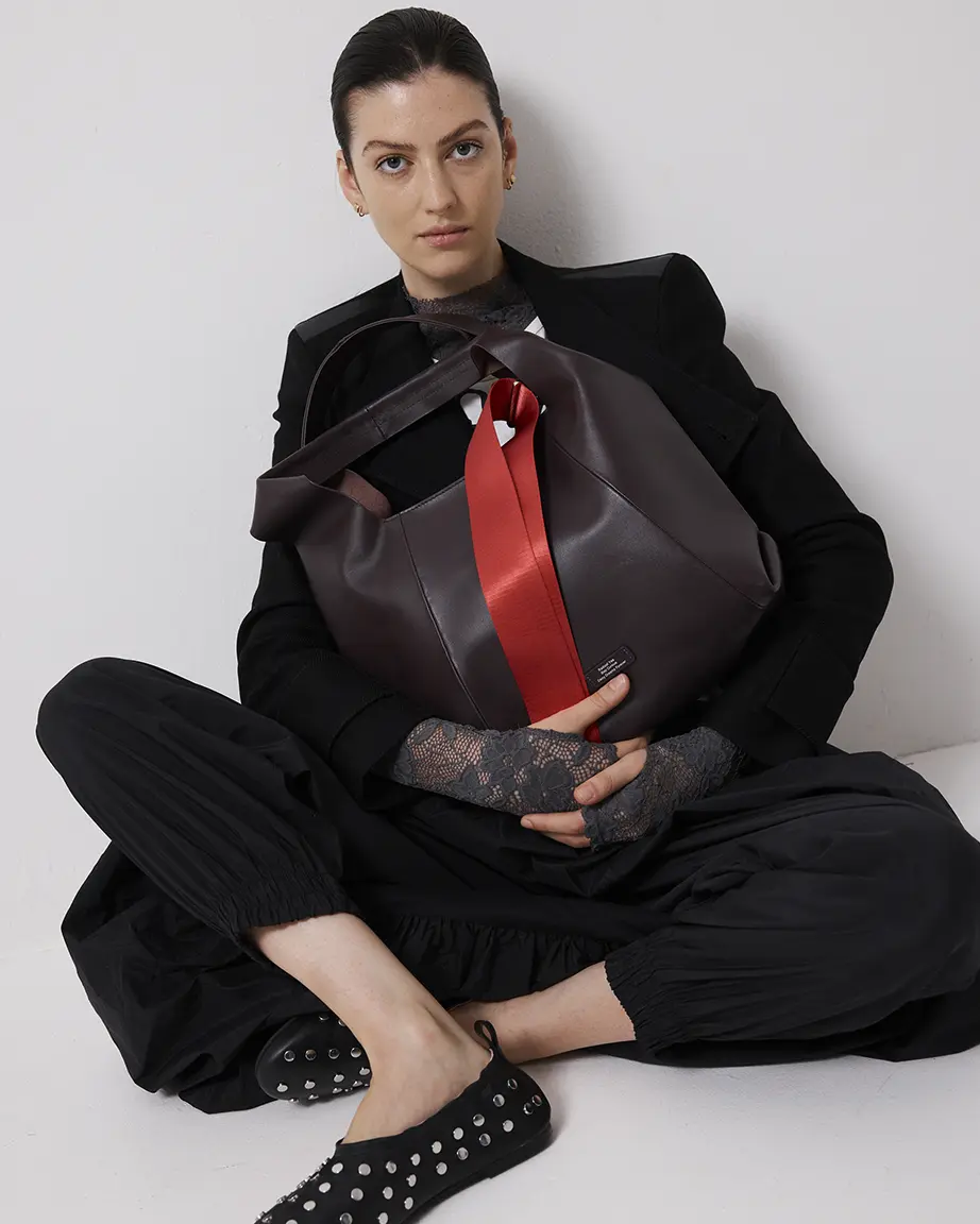 Life Without Screens Leather Tote | Aubergine - Image 4