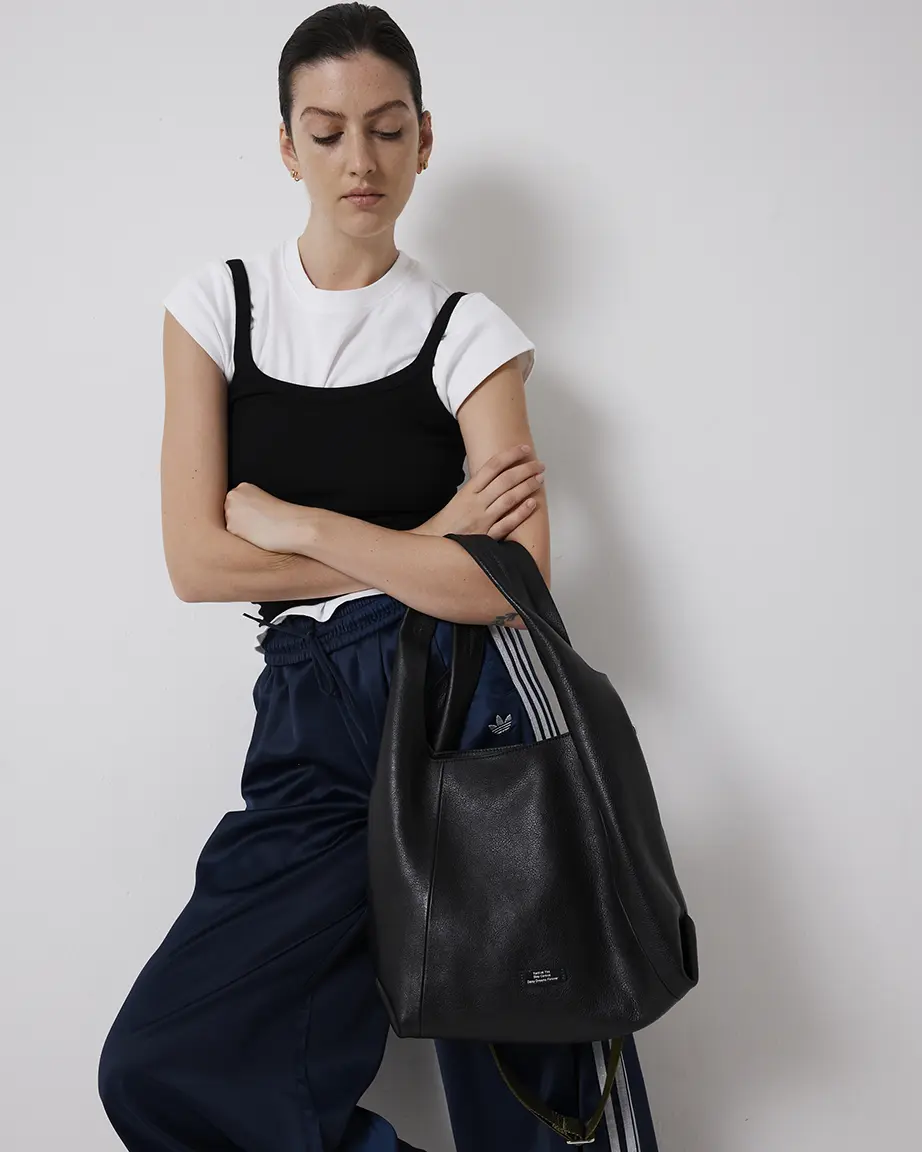 Life Without Screens Leather Tote | Black - Image 4