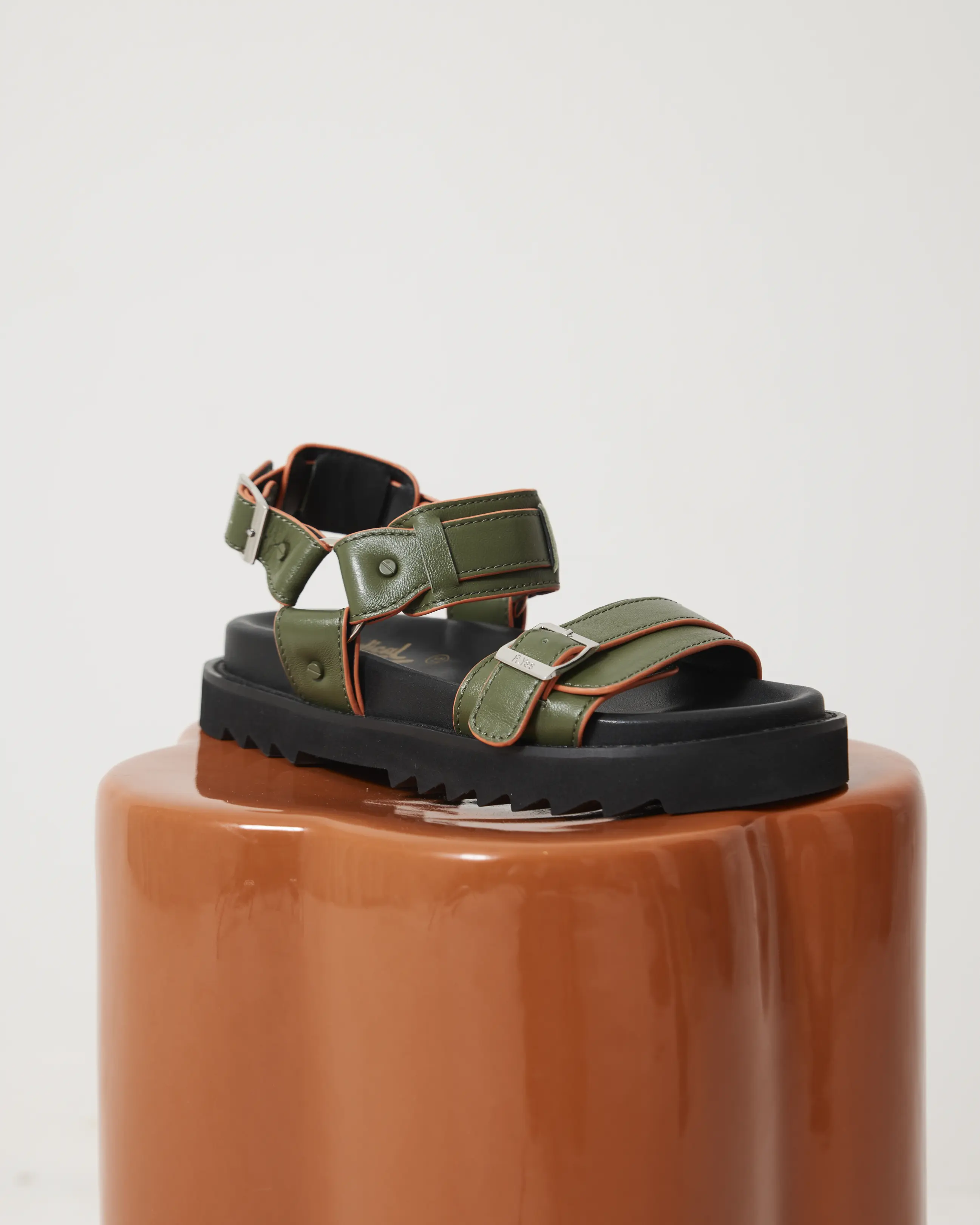 Rae Harness Leather Sandal | Moss Green - Image 7