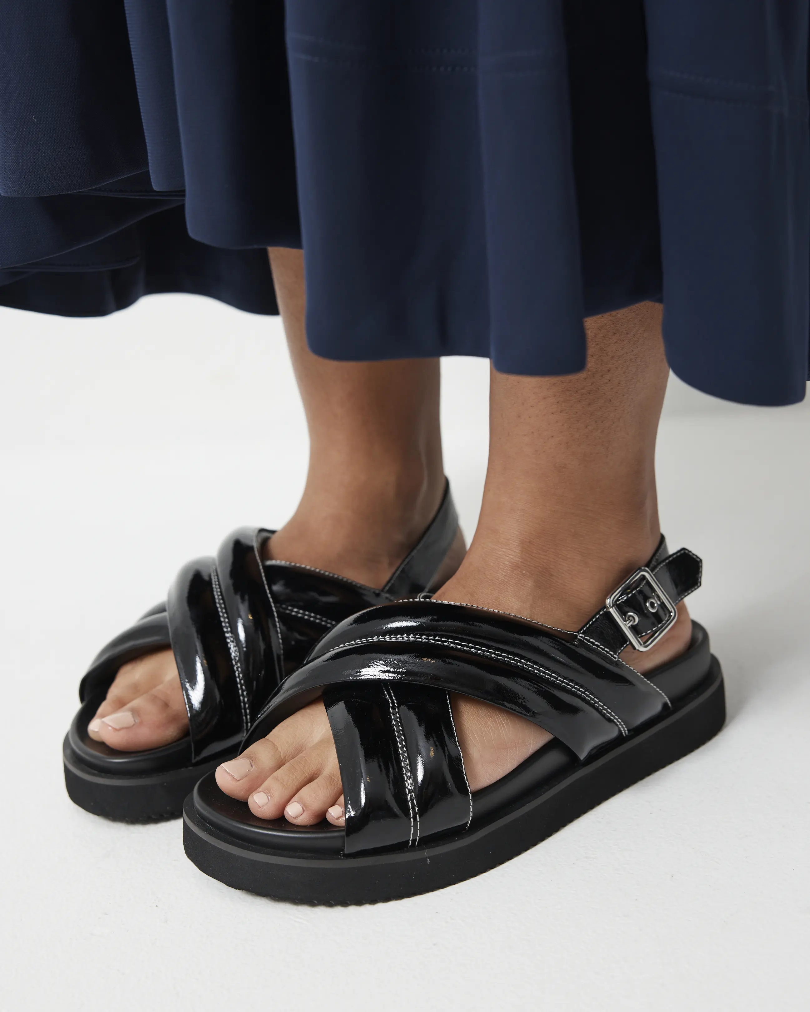 Summer Love Crossover Sandal | Black - Image 3