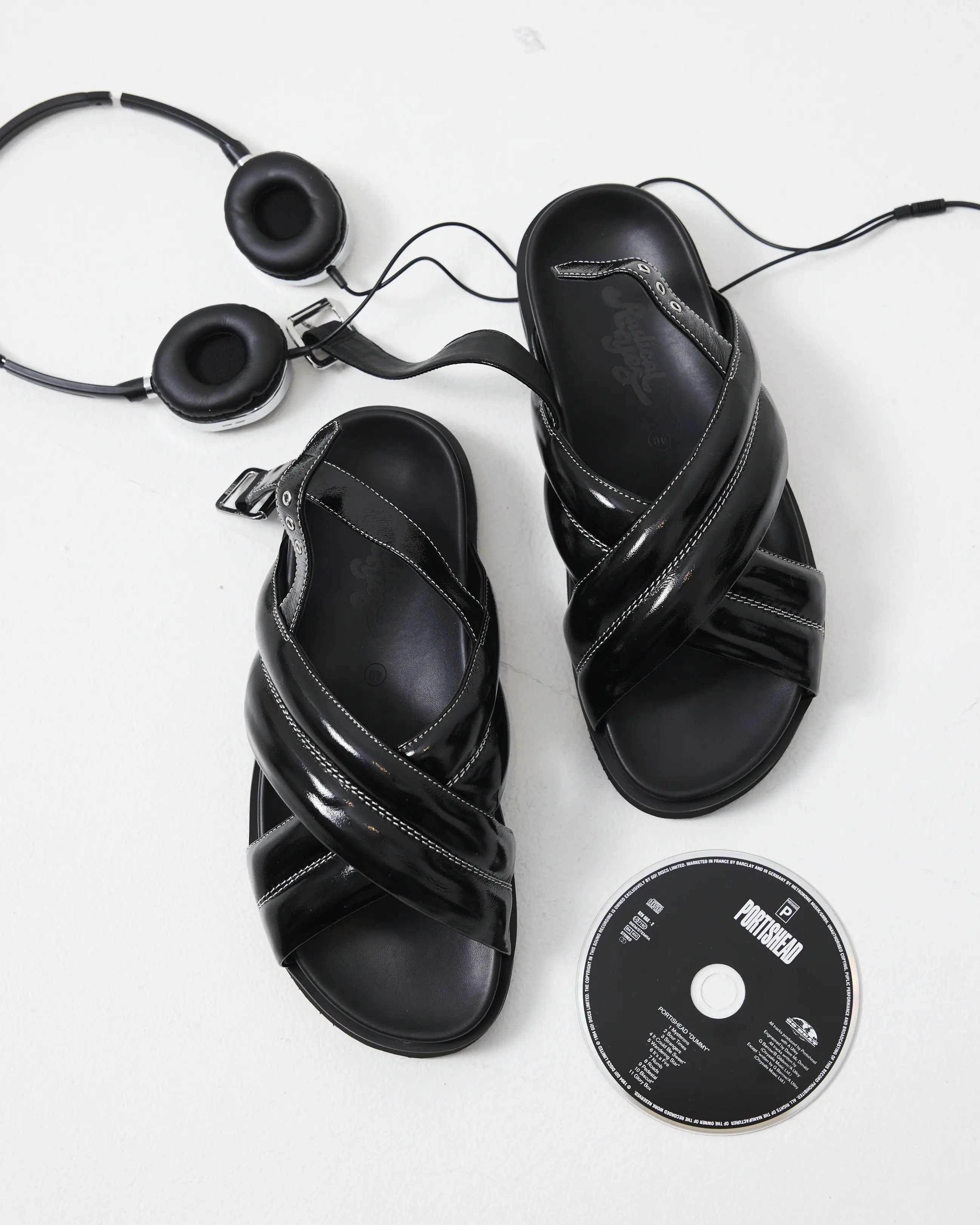 Summer Love Crossover Sandal | Black - Image 4