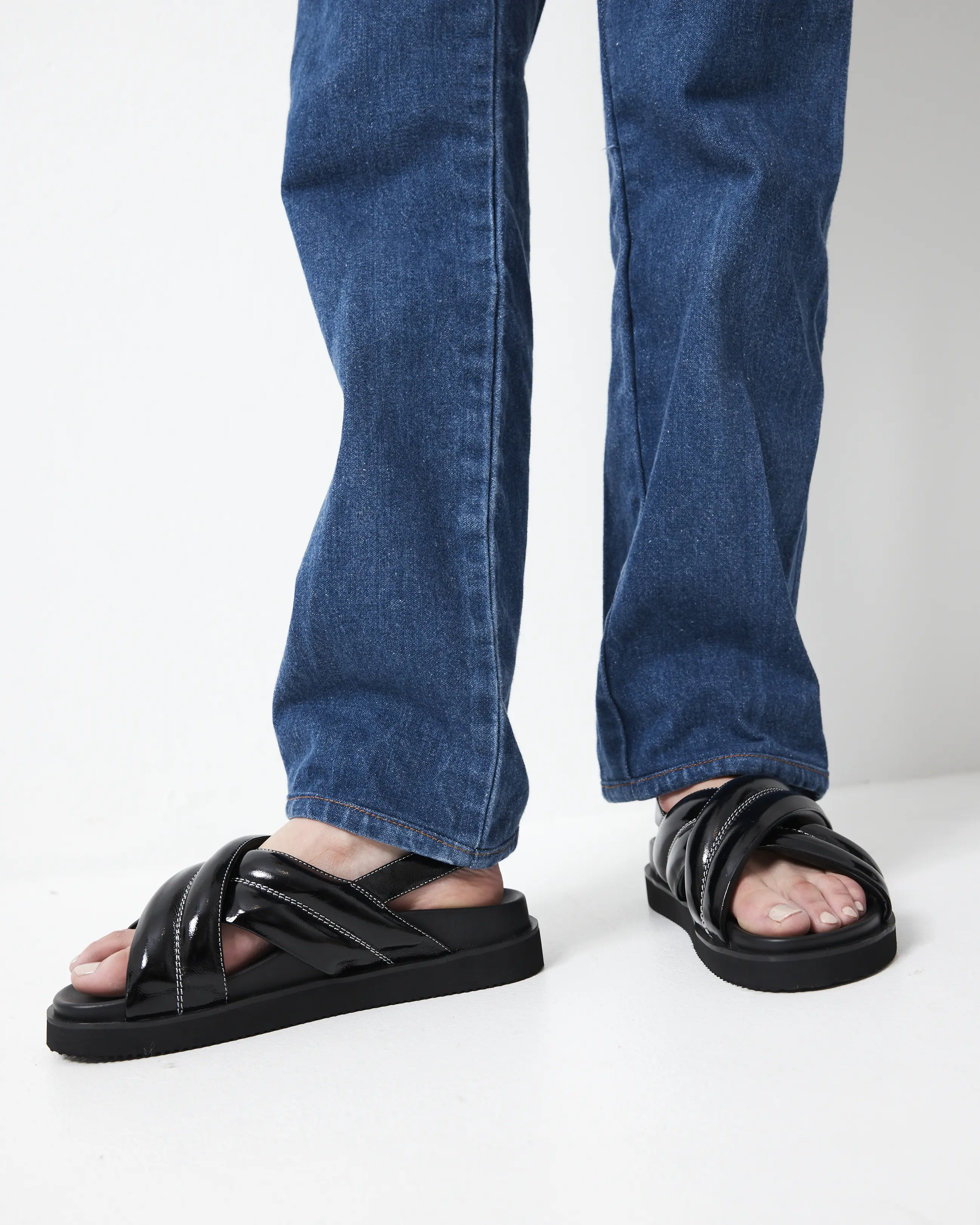 Summer Love Crossover Sandal | Black - Image 5