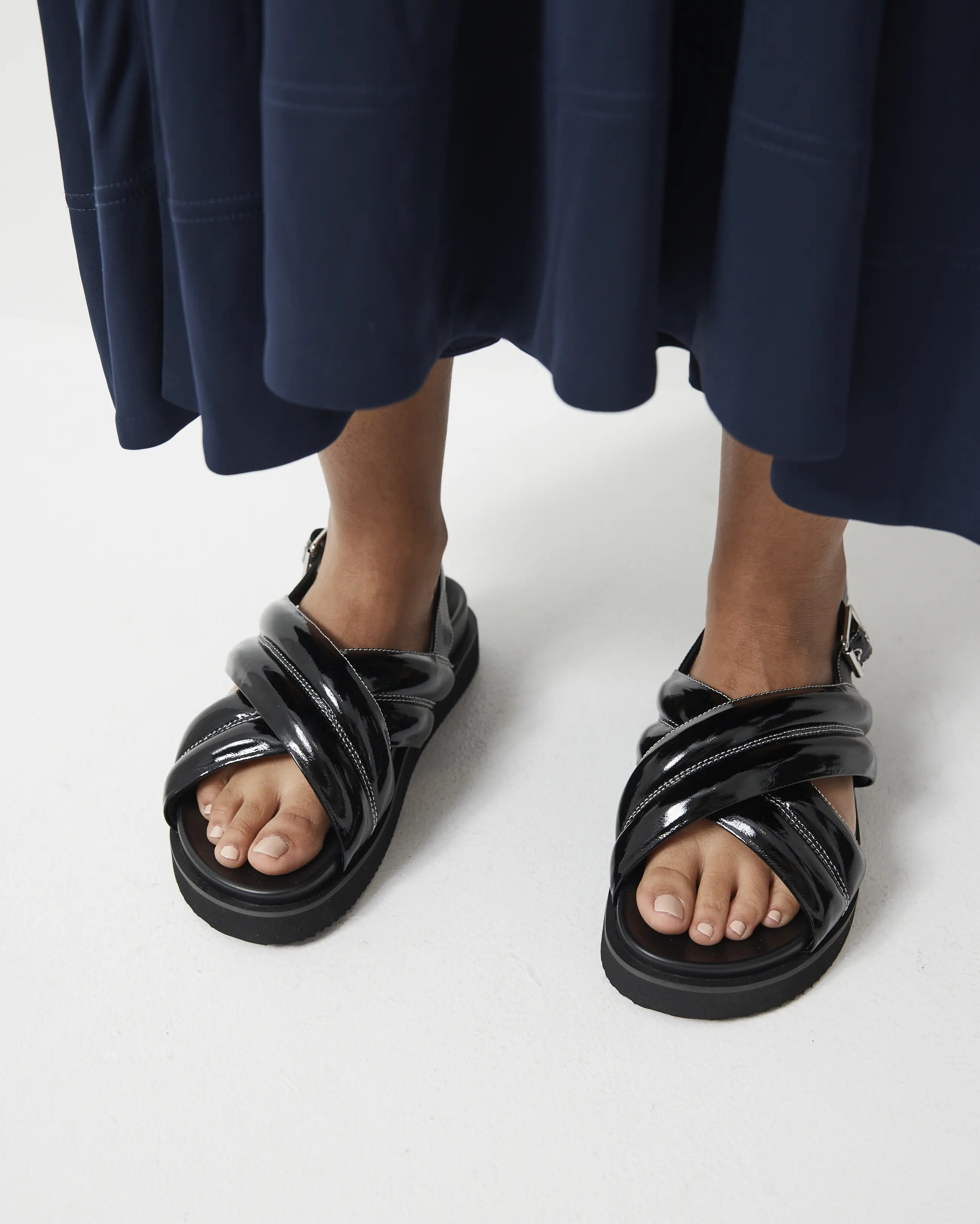 Summer Love Crossover Sandal | Black - Image 6