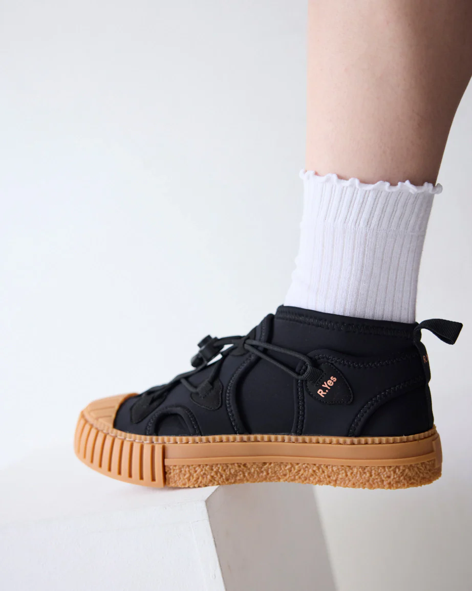 Tokyo Neoprene Hiking Trainer | Black - Image 4