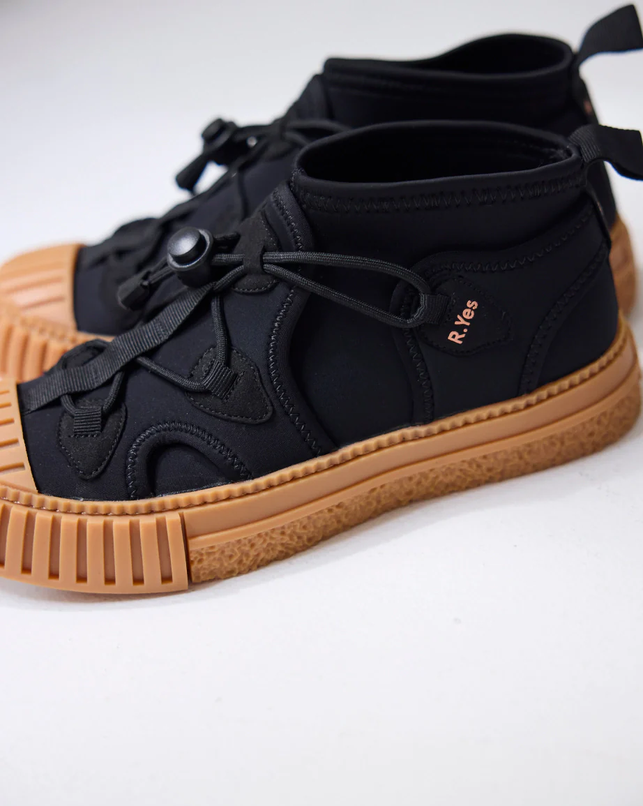 Tokyo Neoprene Hiking Trainer | Black - Image 6